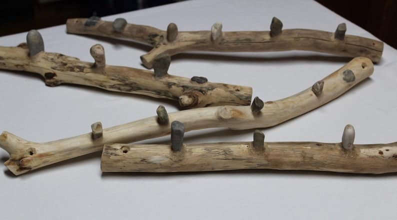 Holzgarderoben